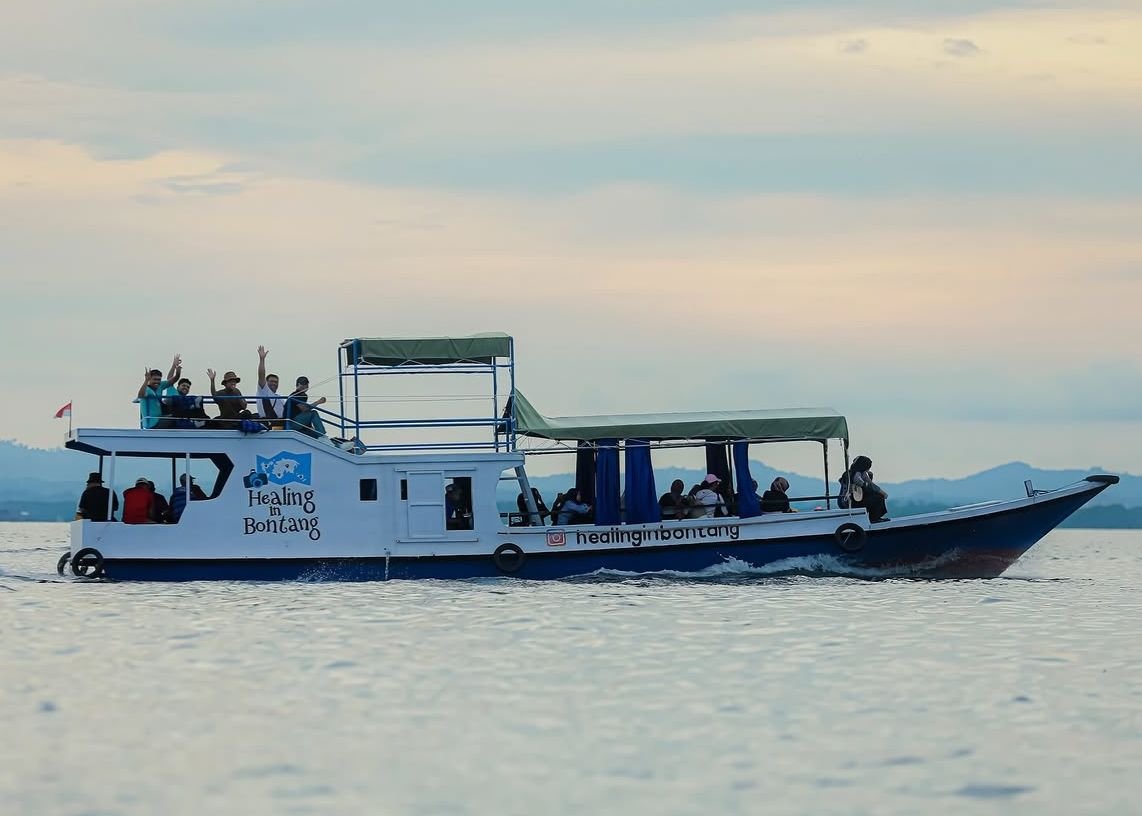 Kapal Wisata Healing In Bontang